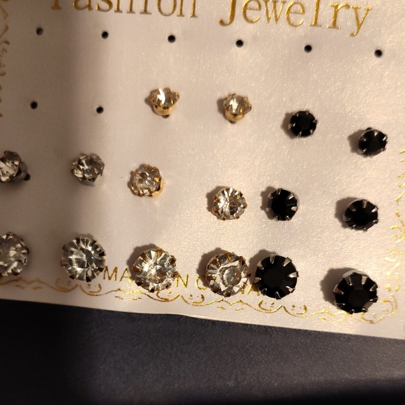 *BOGO* Earrings - Picture 2 of 2